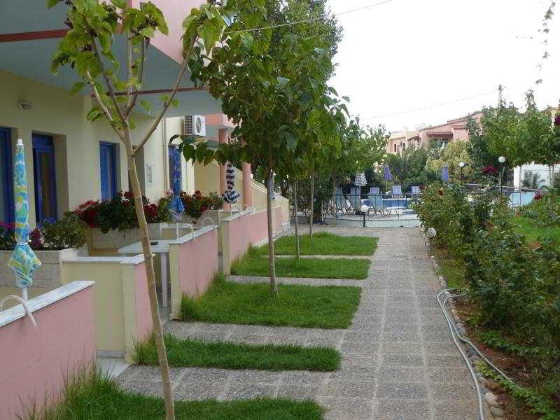 Leonidas Studios & Apartments Georgioupoli Exterior photo