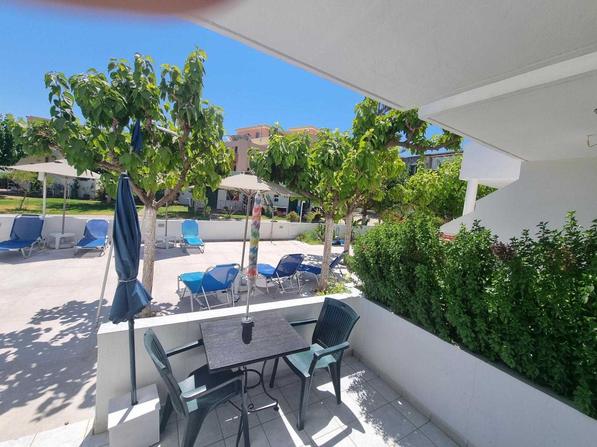 Leonidas Studios & Apartments Georgioupoli Exterior photo