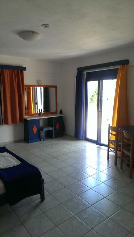 Leonidas Studios & Apartments Georgioupoli Exterior photo
